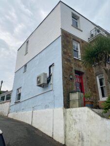 render wall cleaning and graffiti removal after clean
